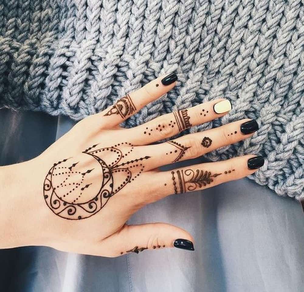 Vẽ henna đúng cách để giữ được lâu