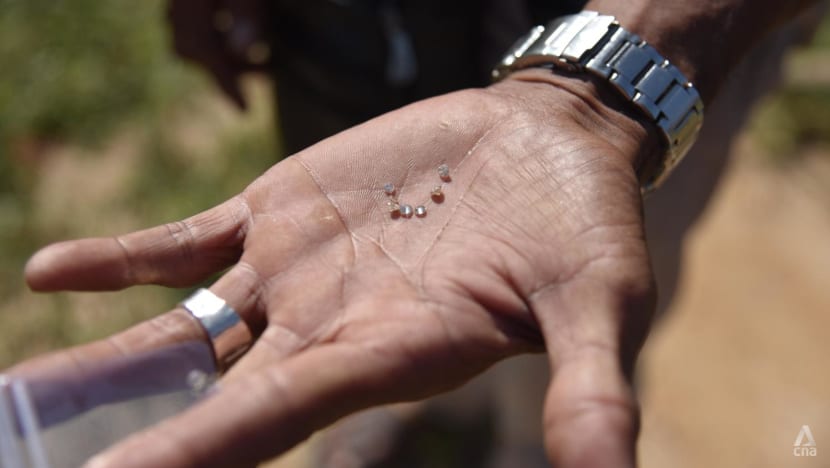 Khai thác kim cương ở Indonesia: Đánh cược mạng sống - Ảnh 1.